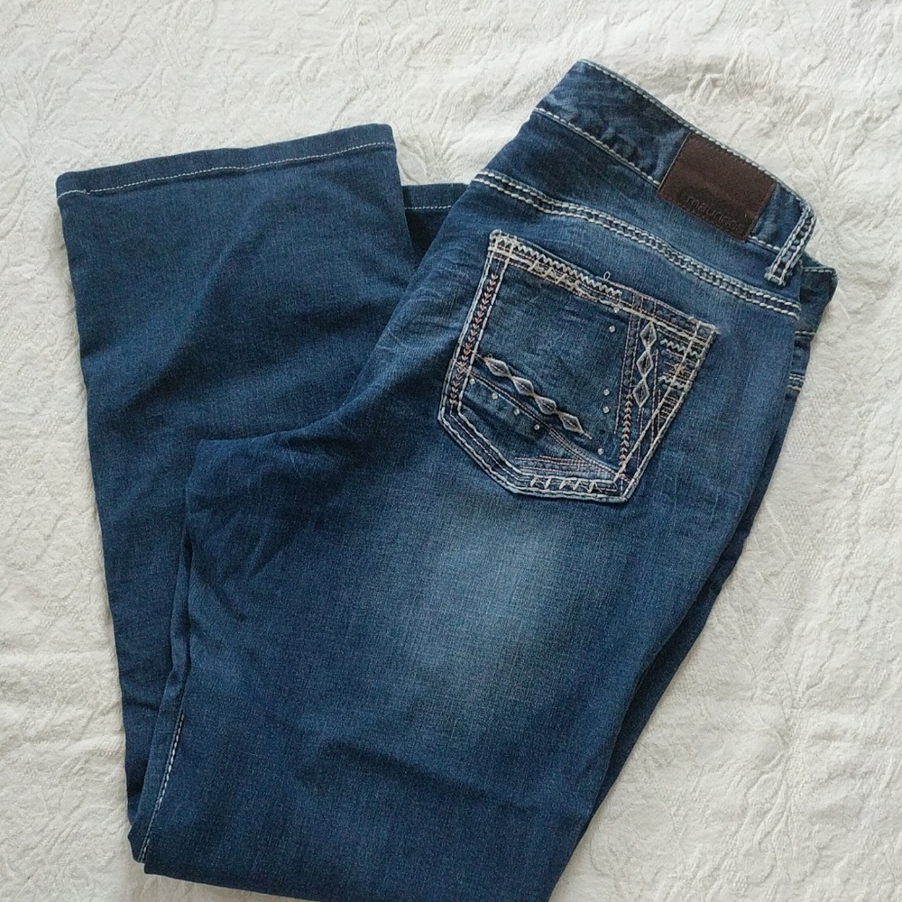 Maurices 15/16 short jeans